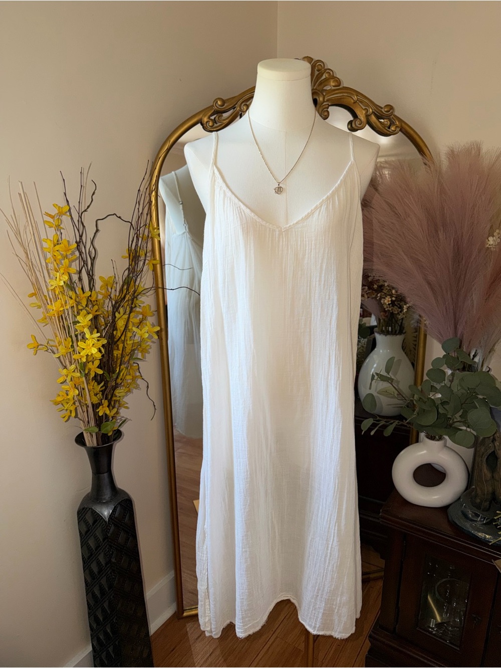 KIRSTY HUME gauzy Women's Ivory Slip Dress - Lightweight V-Neck NWOT - Picture 5 of 7